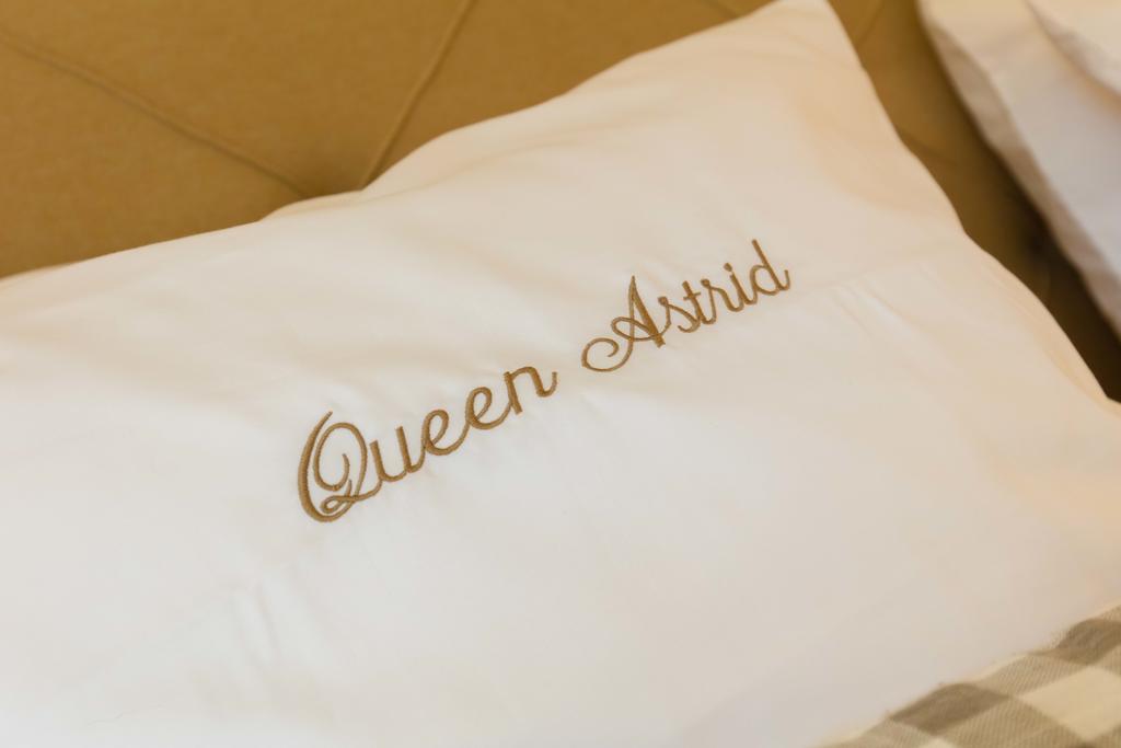 Queen Astrid Ипер Екстериор снимка
